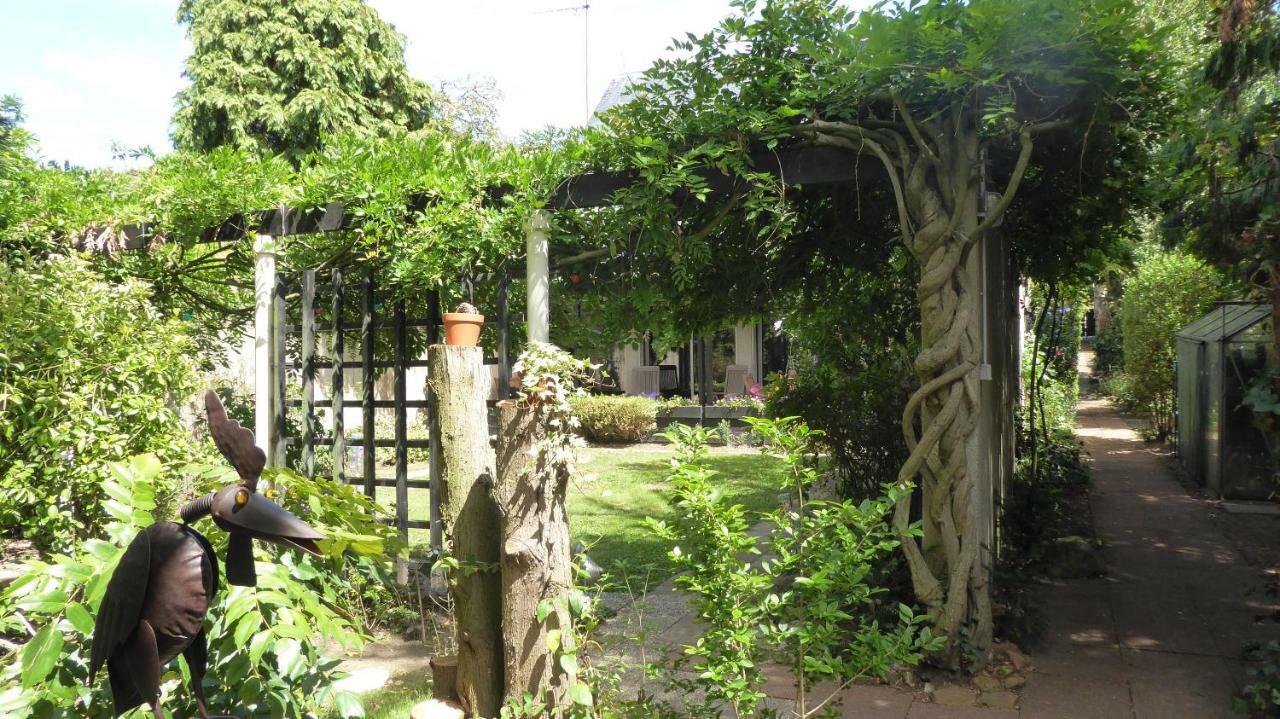 Garden Studio Chantilly Exterior photo